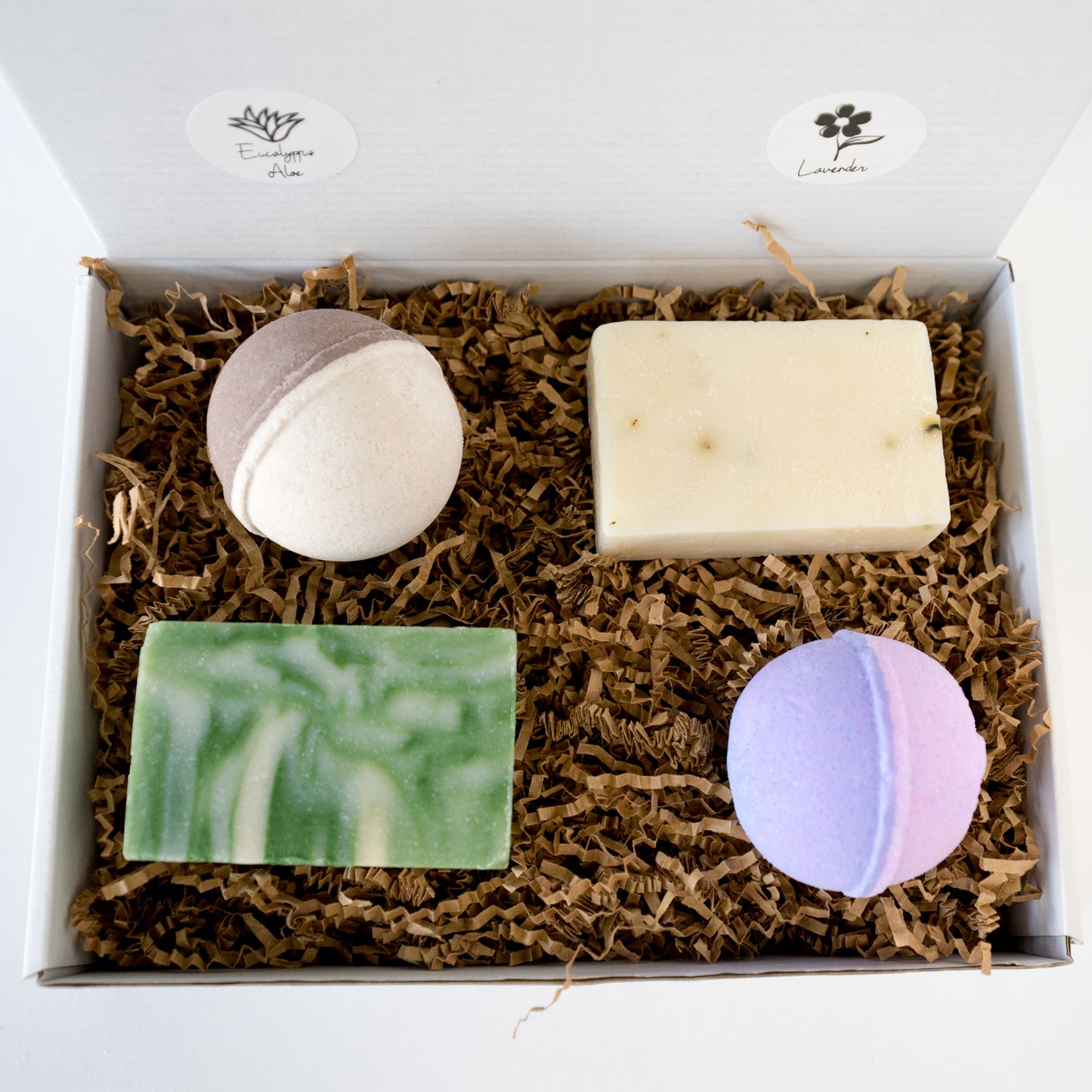 Mixed Suds Box (2 Soap Bars & 2 Bath Bombs)